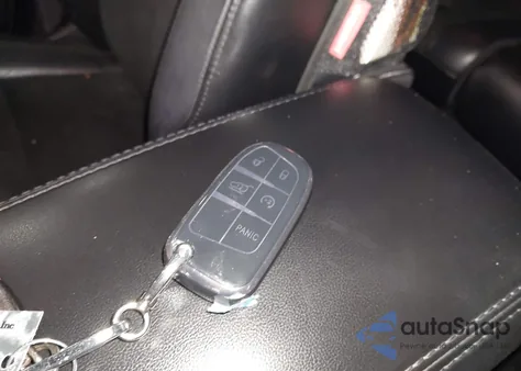 2015 Jeep Grand Cherokee Altitude z USA, uszkodzony, nr VIN 1C4RJFAG3FC834984